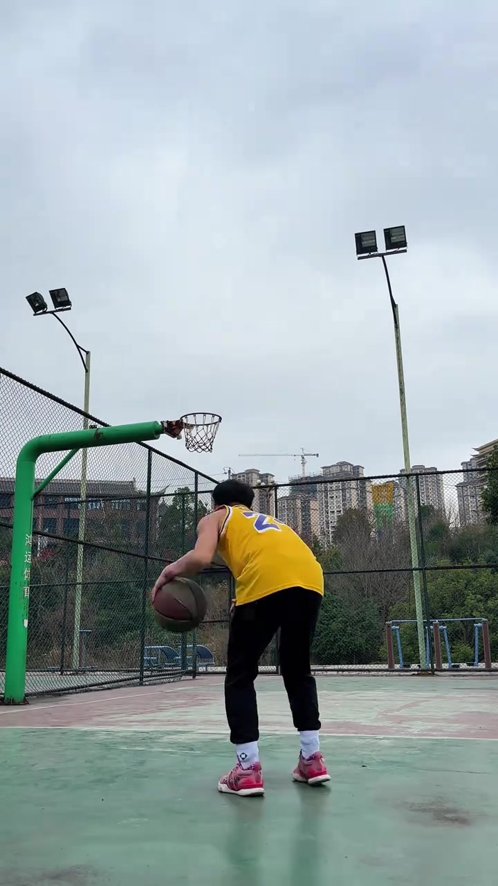 邓肯要是投这个篮筐还能是公认的历史第一大前吗